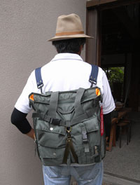 アメリカ製「ヘルメットBag」にリュック機能を追加した : ちょい