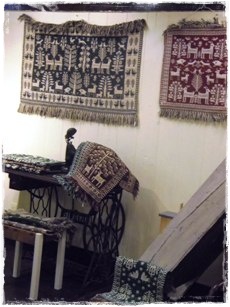 ヤノフ村の織物展making**_d0136061_18352689.jpg
