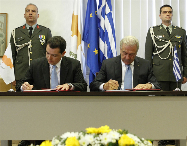 Cyprus and Greece sign memorandum for crisis management_b0152141_21364198.jpg