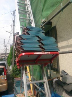 練馬区の大泉学園町で屋根取替え工事_c0223192_18574360.jpg