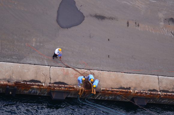 青森港の入港と出港：ダイヤモンドプリンセス乗船記30_f0054556_10515950.jpg