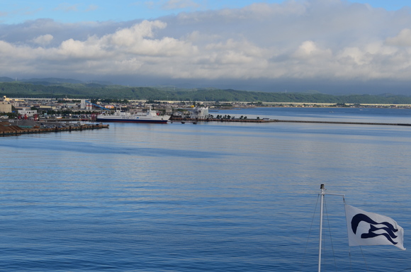 青森港の入港と出港：ダイヤモンドプリンセス乗船記30_f0054556_1054244.jpg