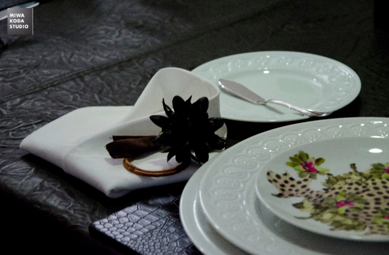 September 8, 2014 ジェントルマンのテーブル:革のリネン Gentlemen Table: Leather Linen_a0307186_740015.jpg