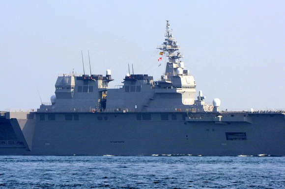 護衛艦「いずも(DDH-183)」_e0158925_19473134.jpg