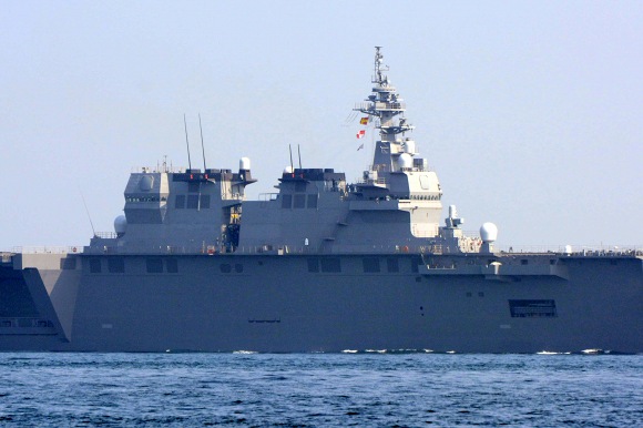 護衛艦「いずも（DDH-183）」_e0158925_19473134.jpg