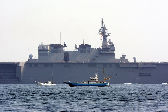 護衛艦「いずも(DDH-183)」_e0158925_19543326.jpg