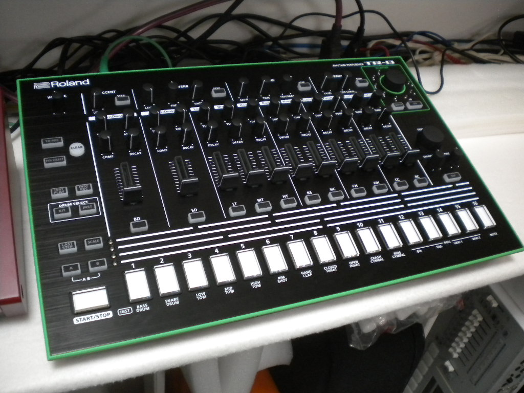 Roland AIRA SYSTEM-1試奏記 : 風流音色まねゑもん Roland AIRA SYSTEM-1試奏記 : 風流音色まねゑもん