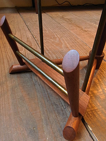 sidetable with magazinerack_c0139773_16275969.jpg