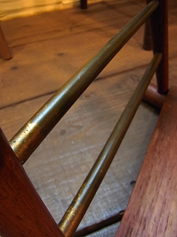 sidetable with magazinerack_c0139773_1628324.jpg