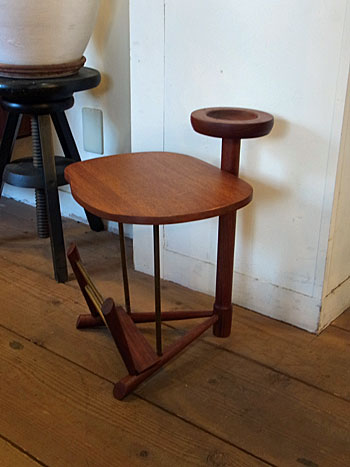 sidetable with magazinerack_c0139773_1726787.jpg