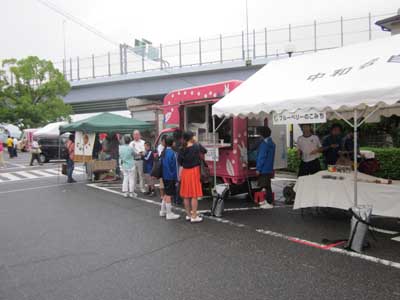 五平餅、販売に上郷交流館に行ってきました_c0194003_2345254.jpg