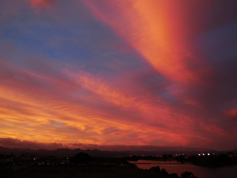 嵐の前の夕焼け_f0032011_17305883.jpg