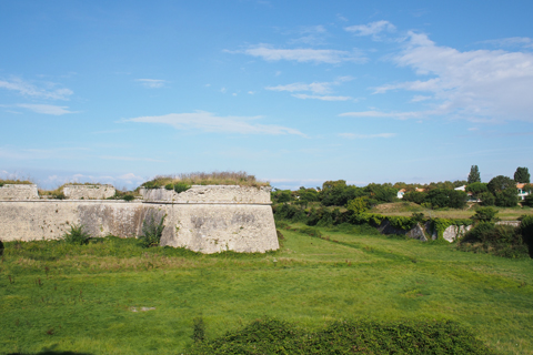  フランスの大西洋に浮かぶ小さな島「Ile de Ré」Saint Martin de Ré①_d0063314_1456875.jpg