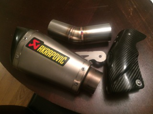 Akrapovic Short Exhaust for Diavel が日本に来る [12/30追記]_f0004270_20373055.jpg