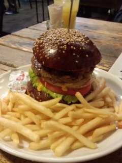 目黒 HUNGRY HEAVENのパインバーガー_f0112873_0154540.jpg