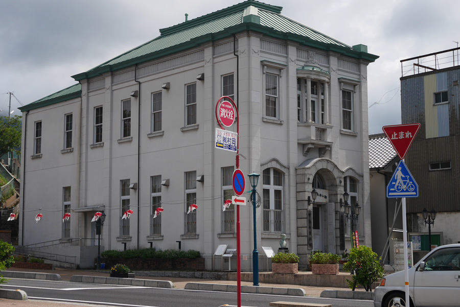 旧銀行→図書館→町並案内施設_f0130879_21373757.jpg
