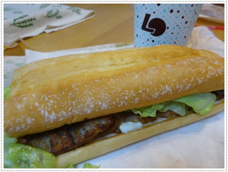 このところ、まともな料理をしてないな。。。でも食べてばかりの気がするし、怖いーーーー(´A`。)グスン _b0175688_19485863.jpg