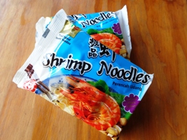 「日本の技術」で作られた中国製インスタントラーメン(笑)_a0043520_238185.jpg