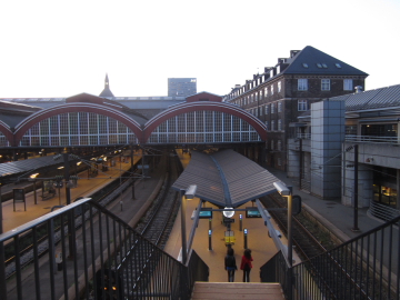 コペンハーゲンの夏・16〜市内から空港へ・鉄道編_a0091348_18545717.jpg