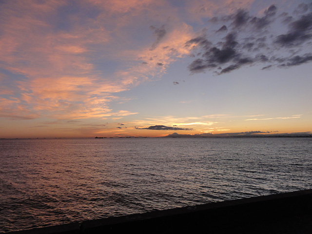 台風一過の千葉の海と富士の夕焼け （10/6）_b0006870_19102162.jpg