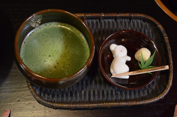 お抹茶にお菓子をそえて_d0230676_1618994.jpg