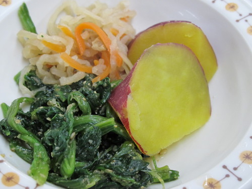 朝：かわりご飯　昼：かわりご飯、野菜かき揚げ天ぷら＆秋刀魚フライ　夜：学生食堂の味噌カツ　10月６日_c0075701_22145832.jpg