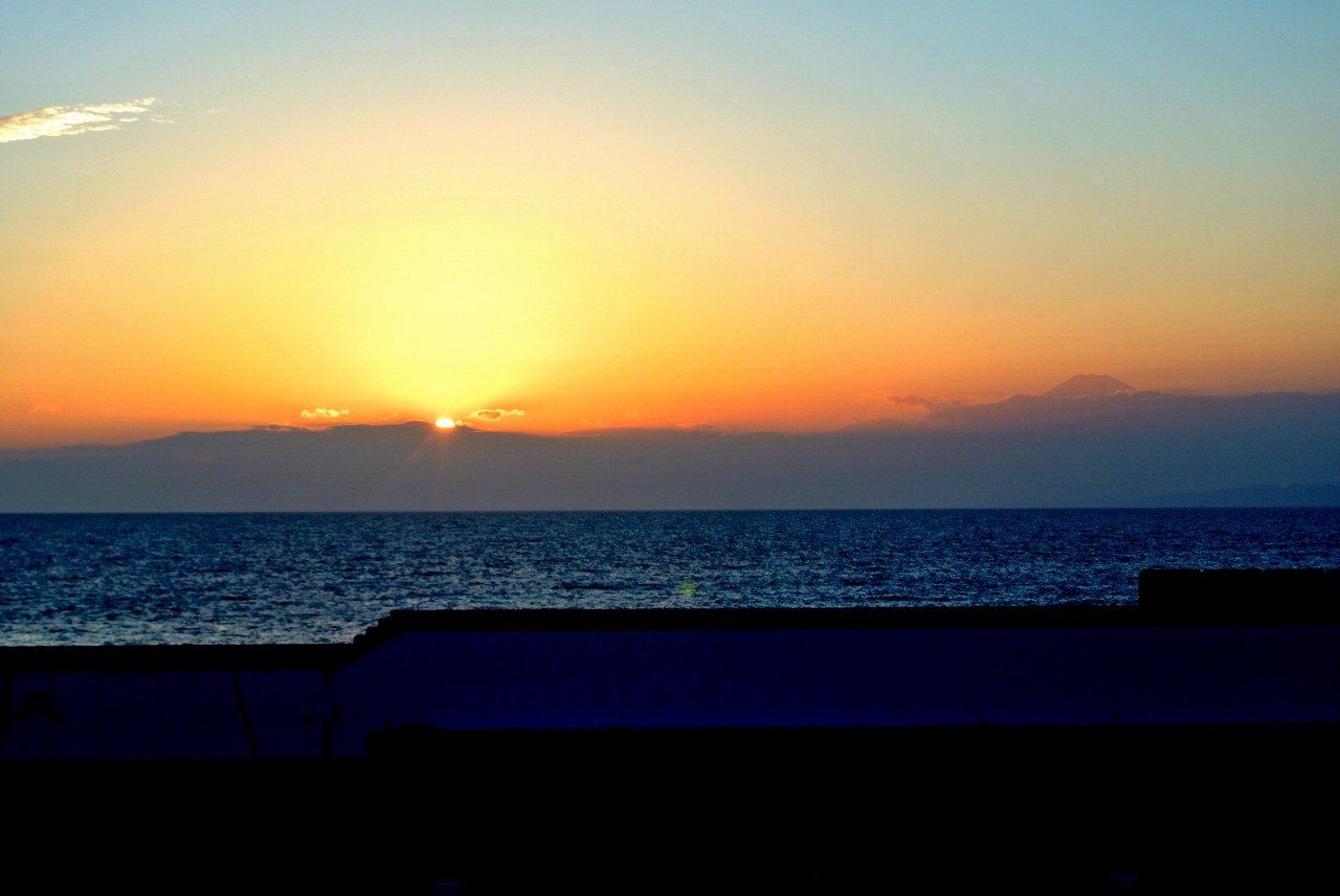 葉山マリーナからの夕日 日々を気ままに 葉山マリーナからの夕日 日々を気ままに