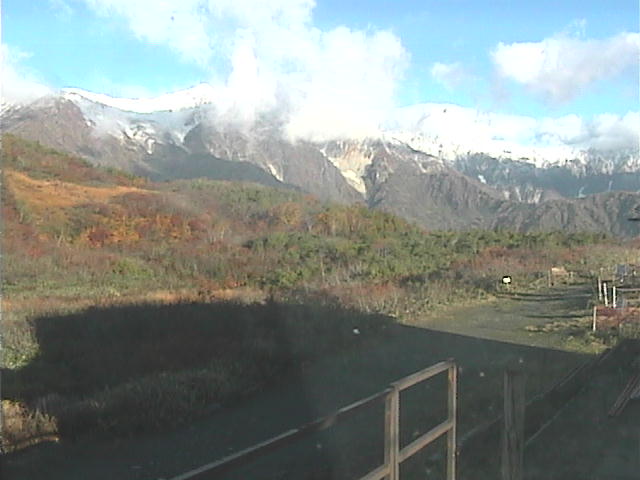 14年10月7日 朝の白馬八方池山荘ライブカメラチェック 白馬の山々に雪 スノーボードが大好きっ Snow Life In 21 14年10月7日 朝の白馬八方池山荘ライブカメラチェック 白馬の山々に雪 スノーボードが大好きっ Snow Life In 21