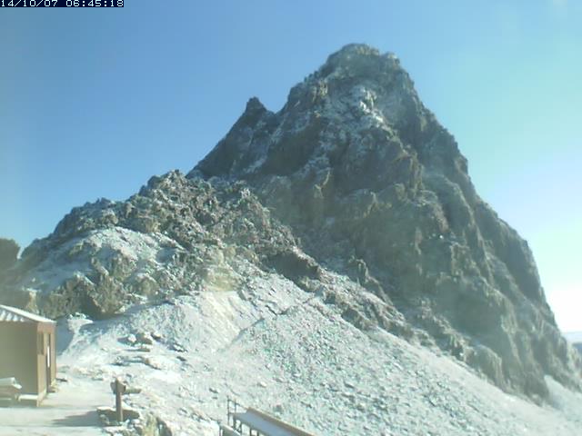 14年10月7日 朝の白馬八方池山荘ライブカメラチェック 白馬の山々に雪 スノーボードが大好きっ Snow Life In 21 14年10月7日 朝の白馬八方池山荘ライブカメラチェック 白馬の山々に雪 スノーボードが大好きっ Snow Life In 21