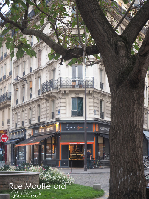 Parisでも最も古い通りRue Mouffetard_e0158653_1722852.jpg