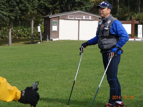 秋の森をノルディック!_d0198793_12455133.jpg