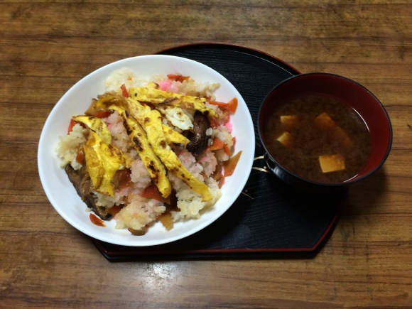 ちらし寿司_f0350959_10395861.jpg