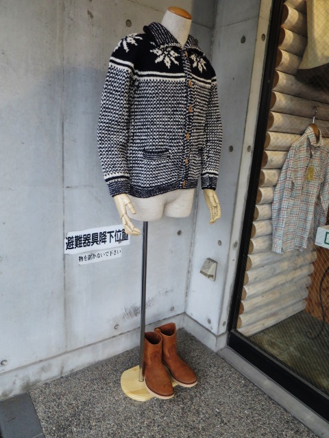 素敵な1枚が入荷しております🎶 INVERALLAN 雪柄 3A LUMBER CARDIGAN!★!_d0152280_16155375.jpg