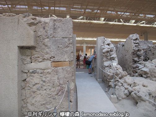 サントリニ のアクロティリ遺跡 日刊ギリシャ檸檬の森 古代都市を行くタイムトラベラー サントリニ のアクロティリ遺跡 日刊ギリシャ檸檬の森 古代都市を行くタイムトラベラー