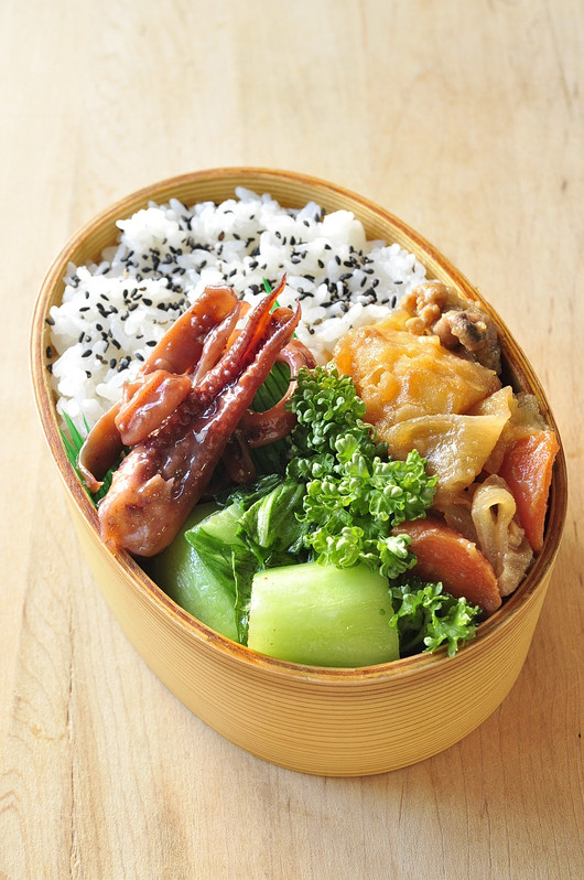 肉じゃが弁当_b0171098_8133740.jpg