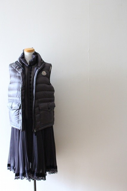 モンクレール エス サカイコラボのダウンベストワンピが入荷 ブランド古着買取retore レトレ 吉祥寺 Retore Online Blog