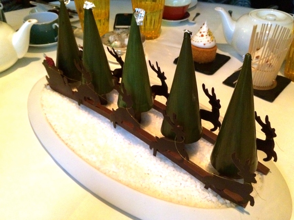L’ARTea Time & Bûche à Shangri-La Paris - シャングリラ・パリ、ビュッシュとアーティータイム!_a0231632_1471760.jpg