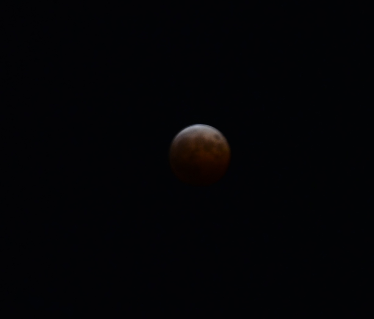 thee red moon_d0128536_83765.jpg