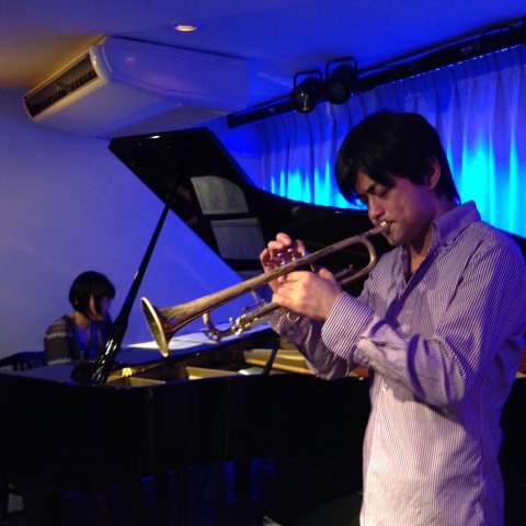 Jazzlive comin 広島 本日金曜日のライブ_b0115606_11592975.jpg