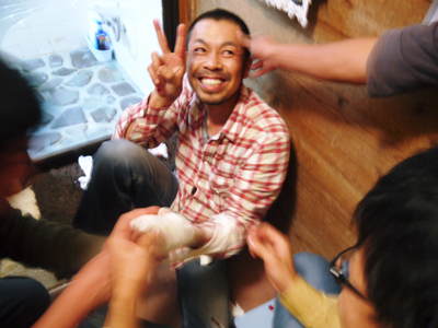 匠の農家さんと囲炉裏を囲んで楽しく懇親会!!でも、思わぬハプニングが・・・_a0254656_19381286.jpg