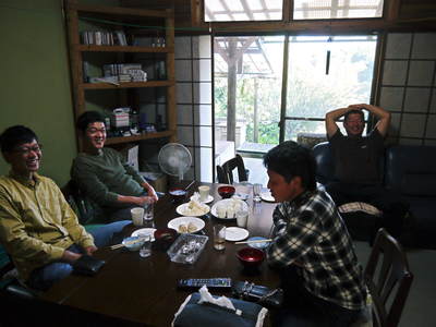 匠の農家さんと囲炉裏を囲んで楽しく懇親会!!でも、思わぬハプニングが・・・_a0254656_19402976.jpg