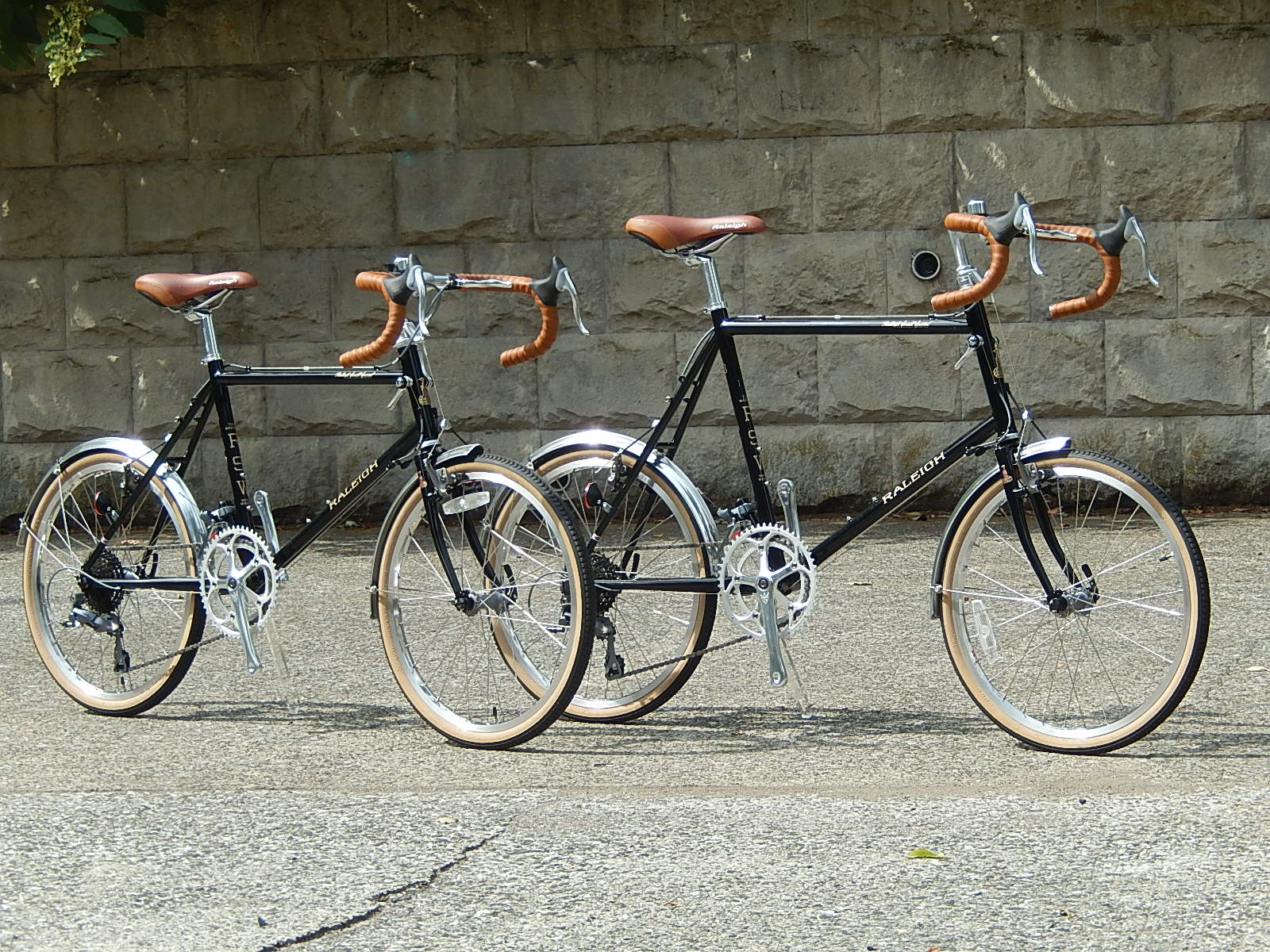 10月10日 渋谷 原宿 の自転車屋 FLAME bike前です_e0188759_1356207.jpg