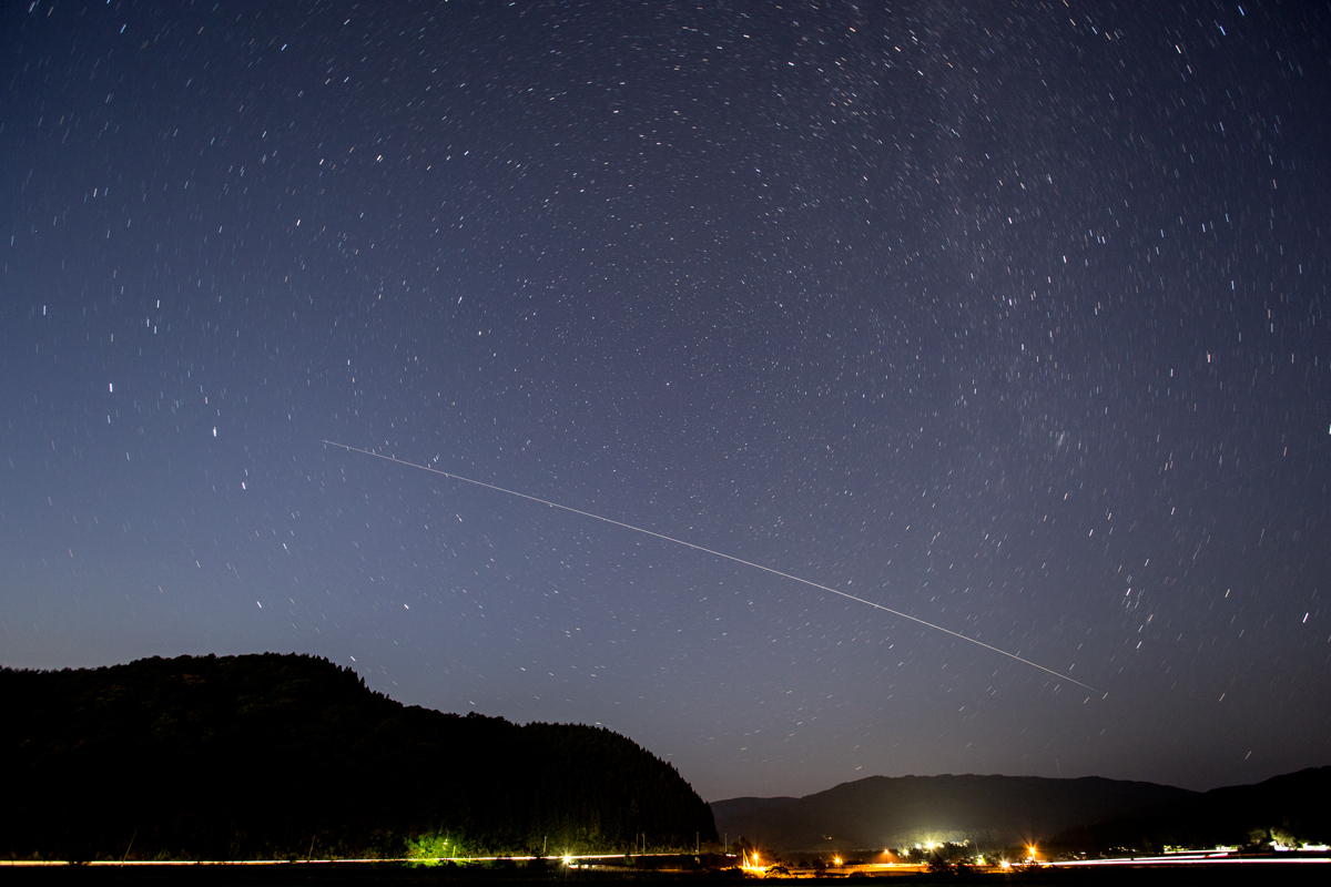 夕空をゆく国際宇宙ステーション_a0087133_2215178.jpg
