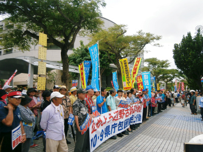 新基地建設阻止、県庁包囲県民大行動_c0180460_18142791.jpg