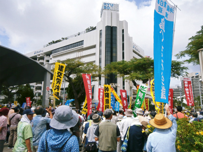 新基地建設阻止、県庁包囲県民大行動_c0180460_18151928.jpg