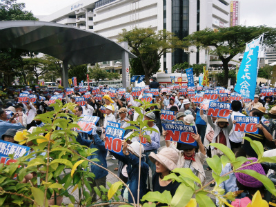 新基地建設阻止、県庁包囲県民大行動_c0180460_18152781.jpg