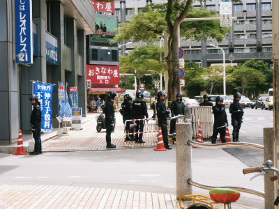 新基地建設阻止、県庁包囲県民大行動_c0180460_189464.jpg