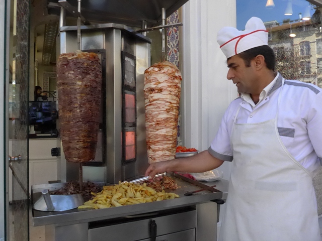 イスタンブールへ行く。③ ~オヤジのケバブが旨い話~_f0232060_21332560.jpg