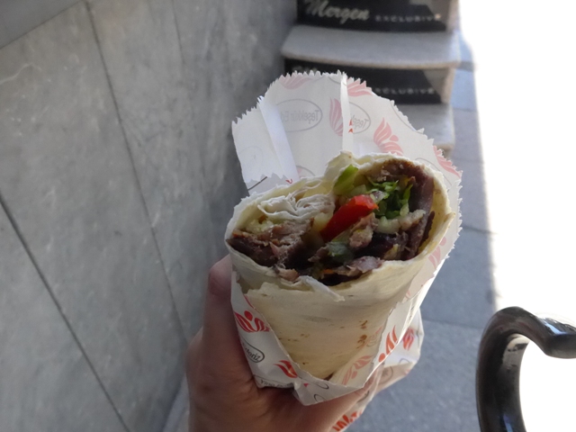 イスタンブールへ行く。③ ~オヤジのケバブが旨い話~_f0232060_21351840.jpg