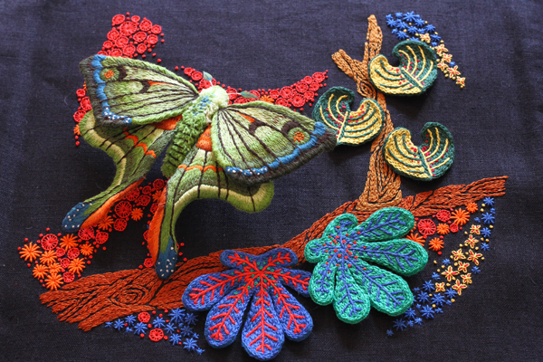フェルト刺繍作品(闇夜の花)の制作過程~No16 土台布の刺繍 フェルト刺繍作品(闇夜の花)の制作過程~No16 土台布の刺繍